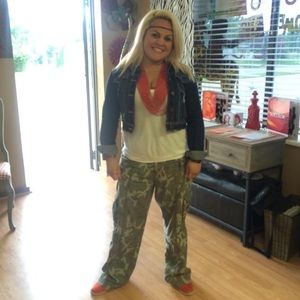 Meet your Posher, Mele